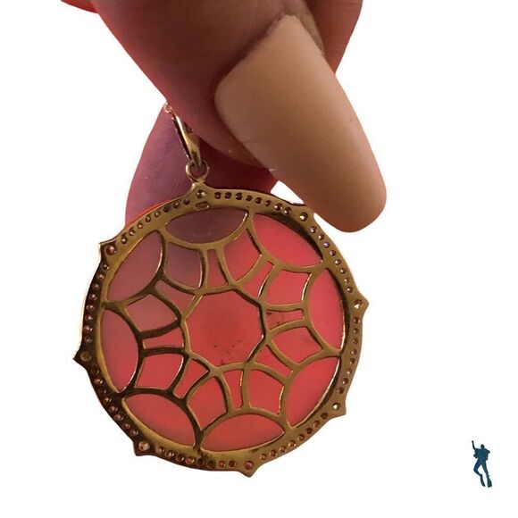 💥💥Imperfect quarts💥💥 on 14c Plated medallion on 18 inch t - Picture 2 of 5